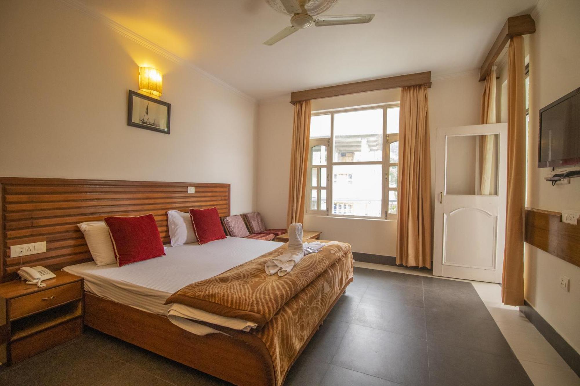Wow Stayz2 Hotel The Lodge Dharamshala Luaran gambar