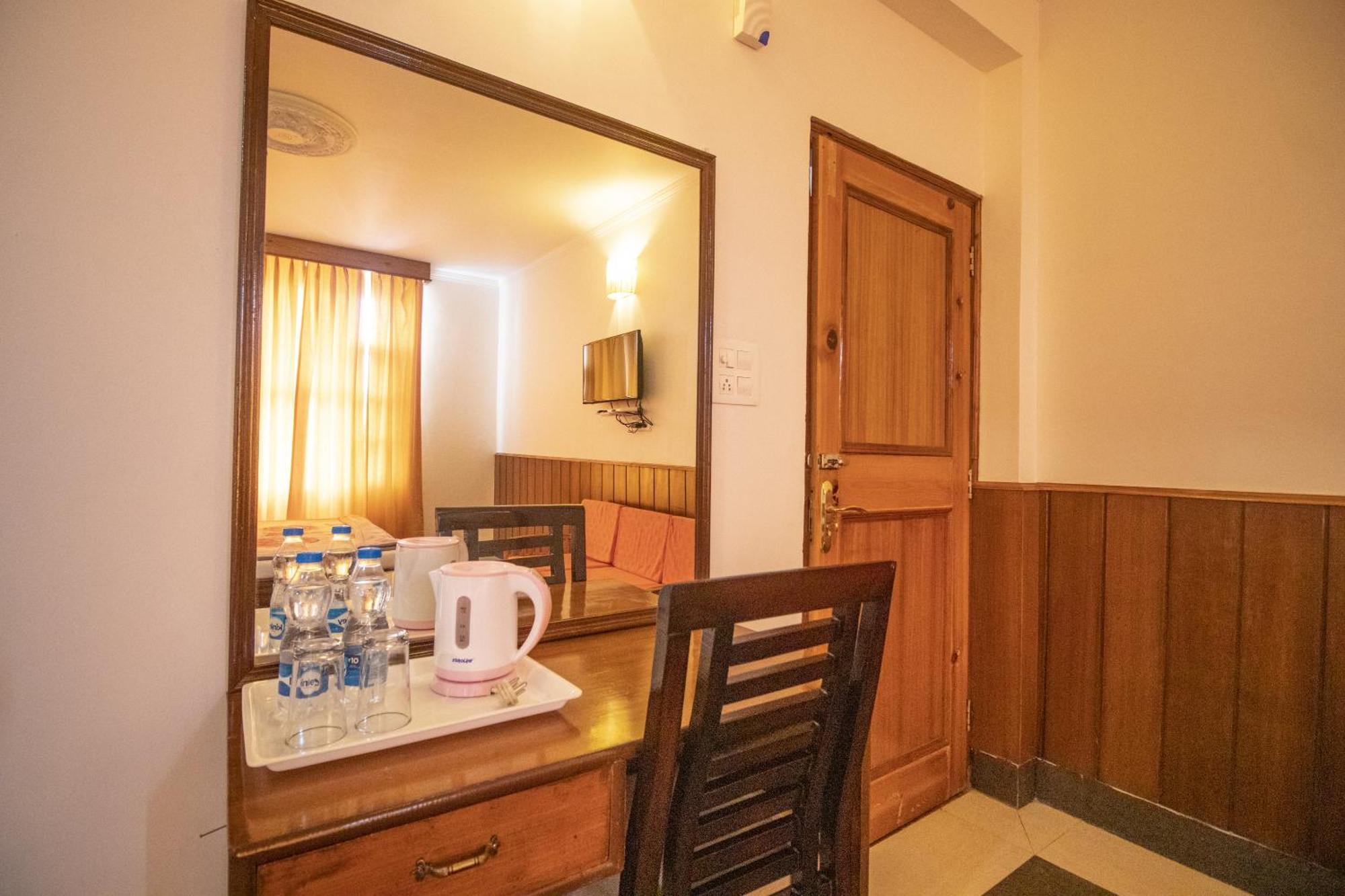 Wow Stayz2 Hotel The Lodge Dharamshala Luaran gambar
