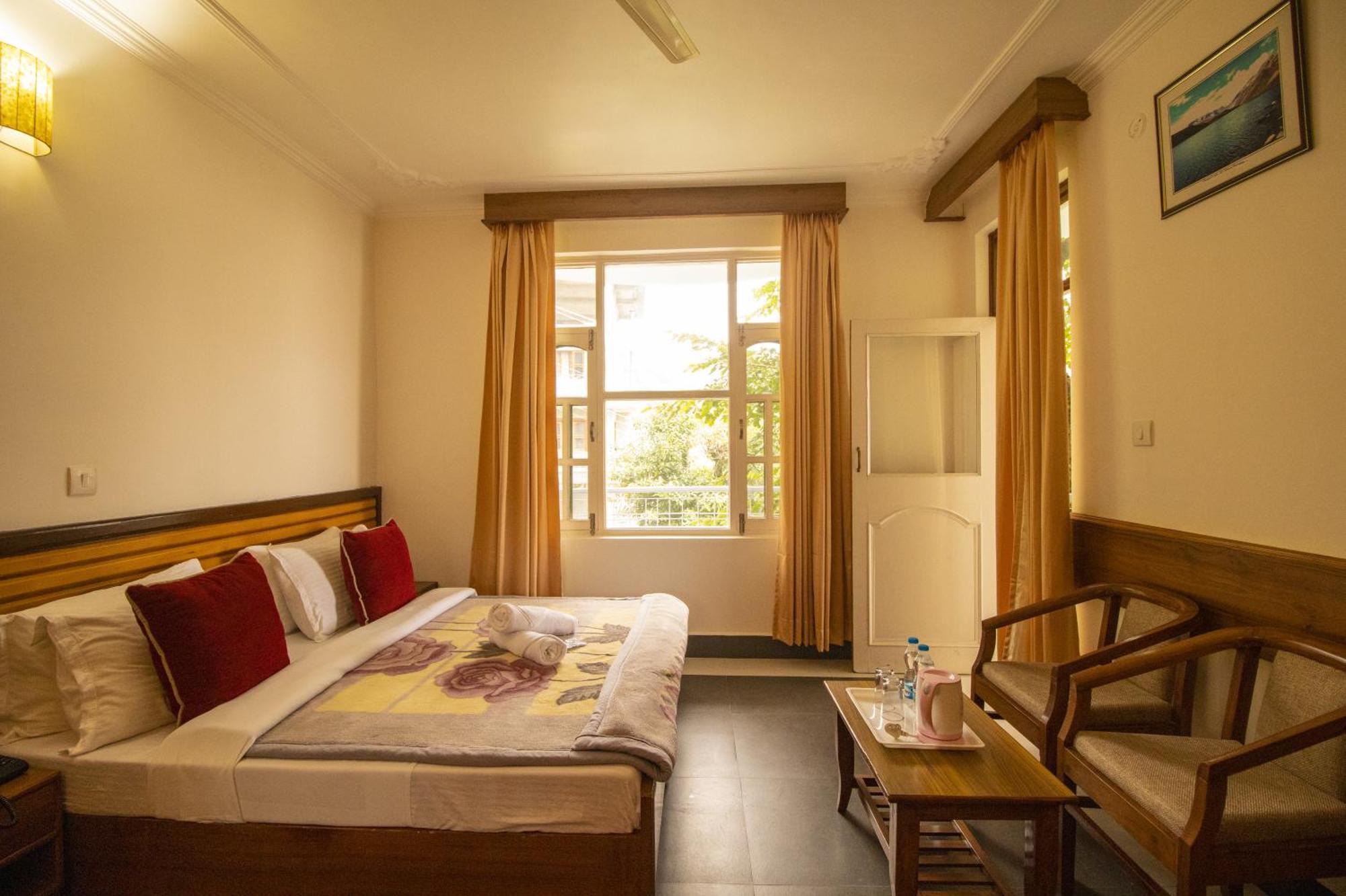 Wow Stayz2 Hotel The Lodge Dharamshala Luaran gambar