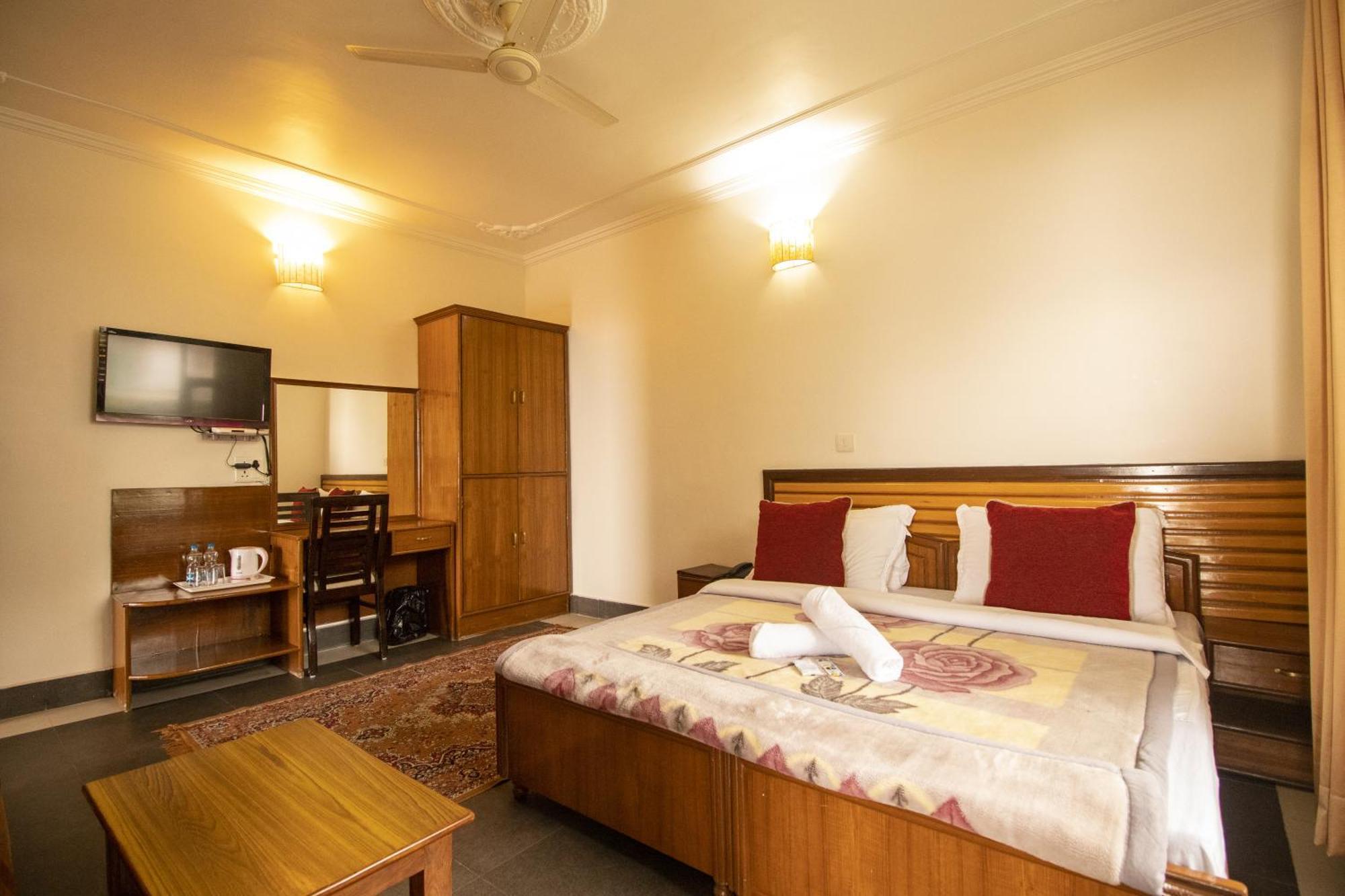 Wow Stayz2 Hotel The Lodge Dharamshala Luaran gambar